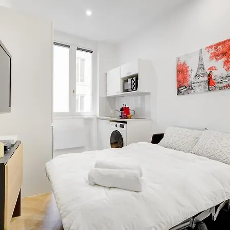 Appartement Charmant Studio Champs Elysees Paris