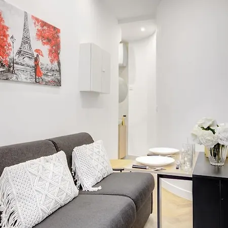 דירה Charmant Studio Champs Elysees פריז
